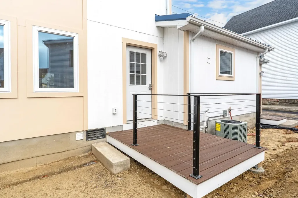 32 Jane Street Manchester NH 03104