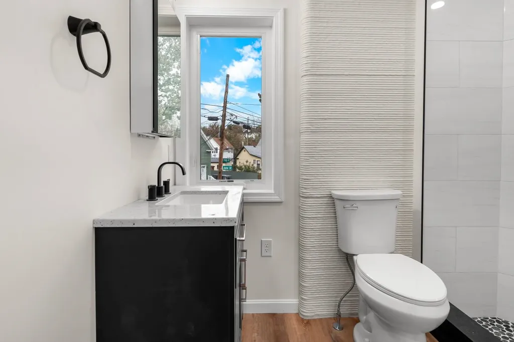 32 Jane Street Manchester NH 03104