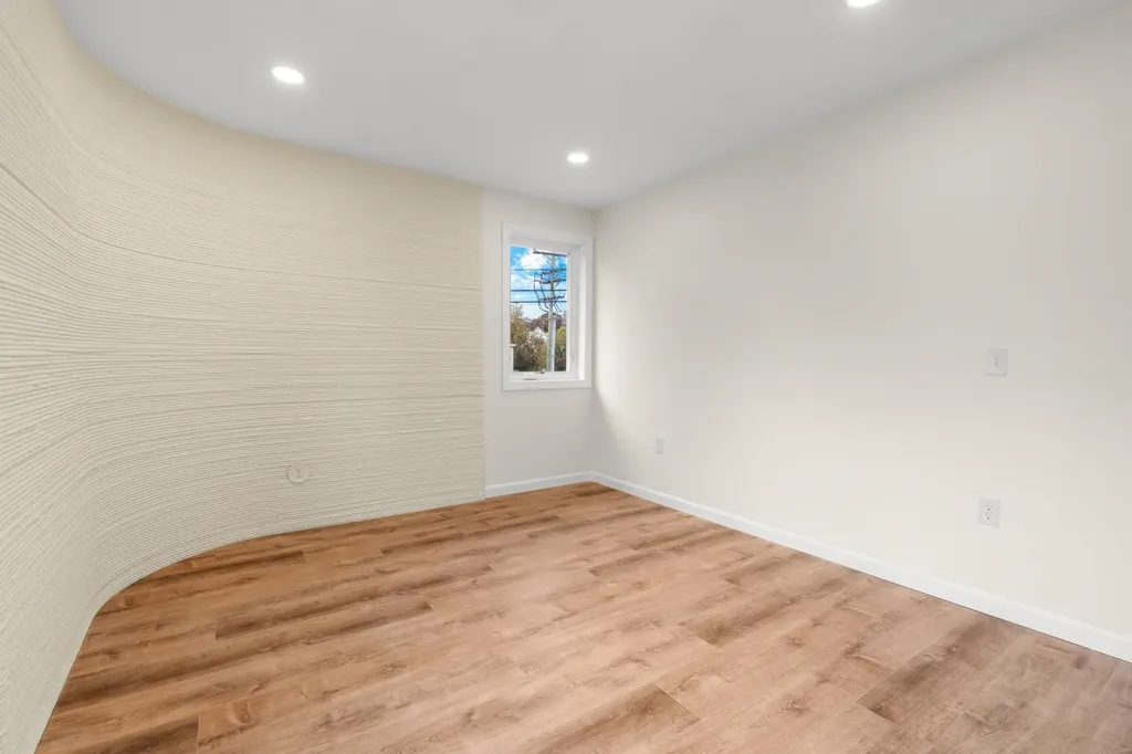 32 Jane Street Manchester NH 03104