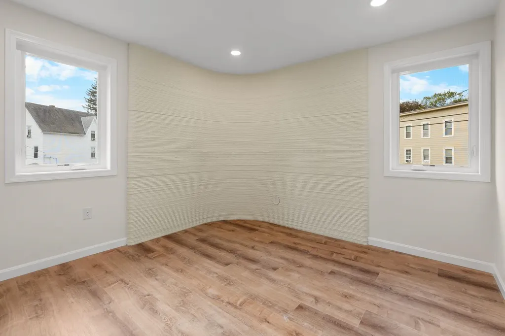 32 Jane Street Manchester NH 03104