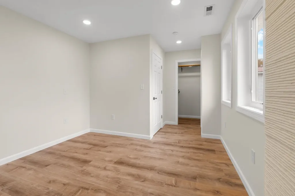 32 Jane Street Manchester NH 03104