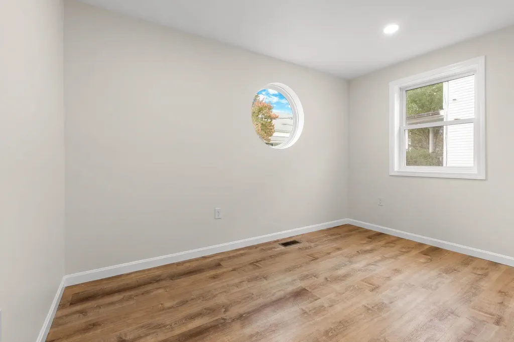 32 Jane Street Manchester NH 03104