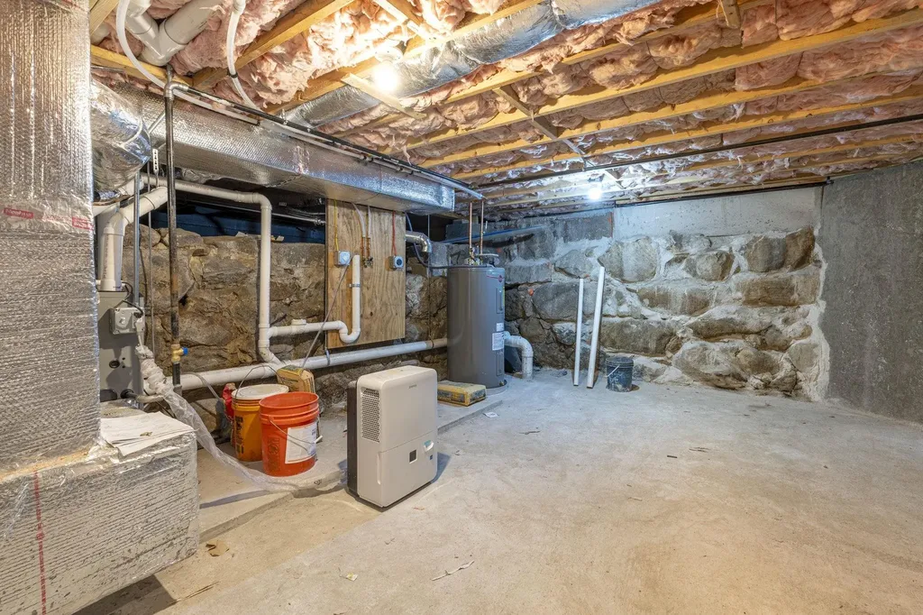 32 Jane Street Manchester NH 03104