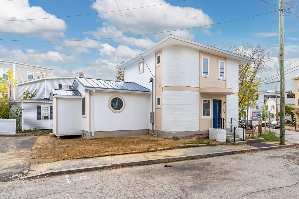 32 Jane Street Manchester NH 03104