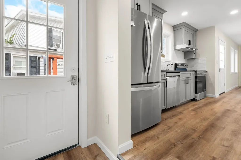 32 Jane Street Manchester NH 03104