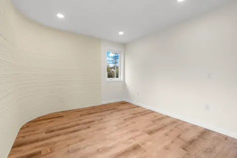 32 Jane Street Manchester NH 03104