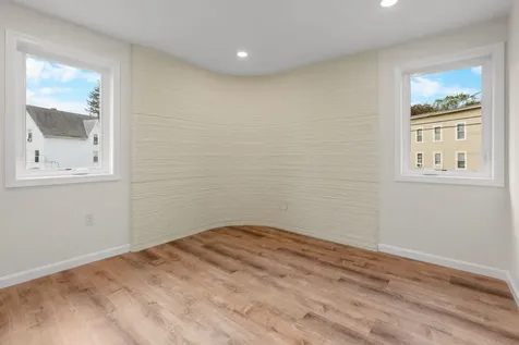 32 Jane Street Manchester NH 03104