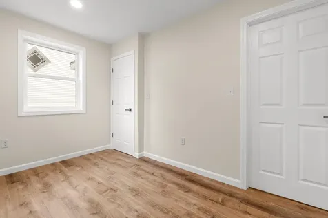 32 Jane Street Manchester NH 03104