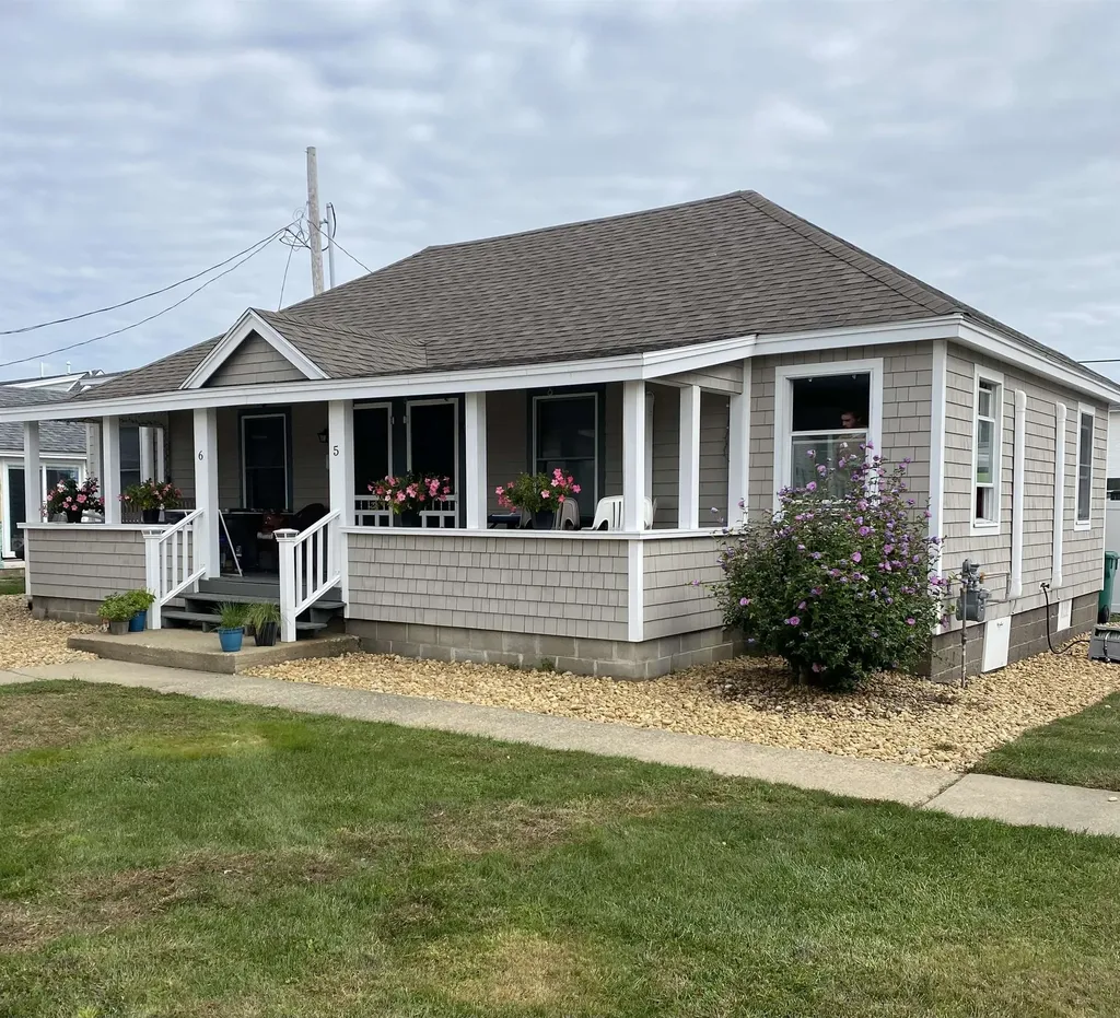 23 Fuller Acres Hampton NH 03842