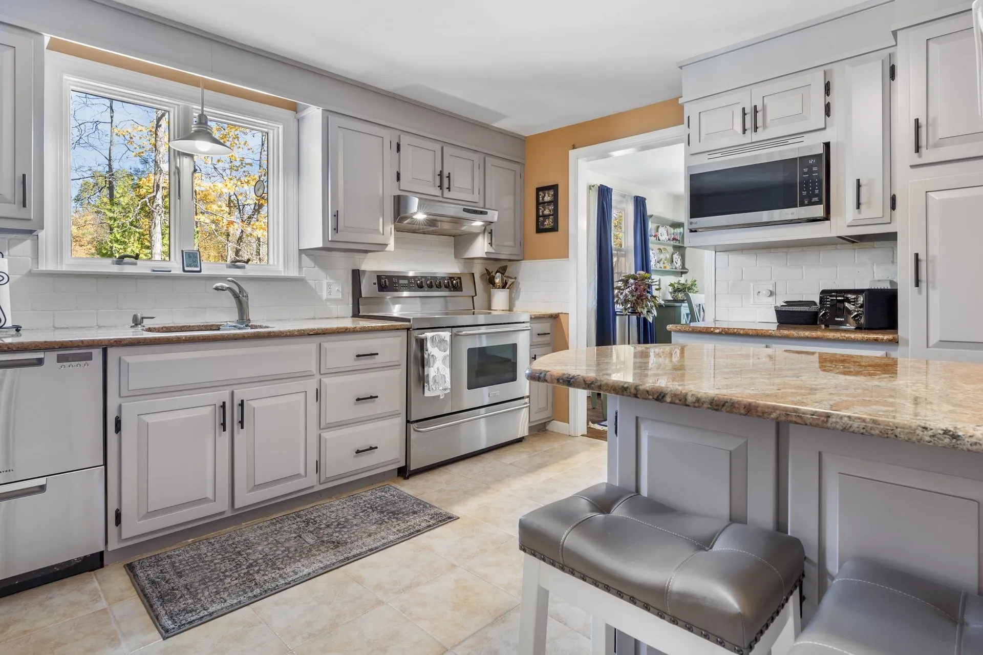 56 Whittier Street Newton NH 03858