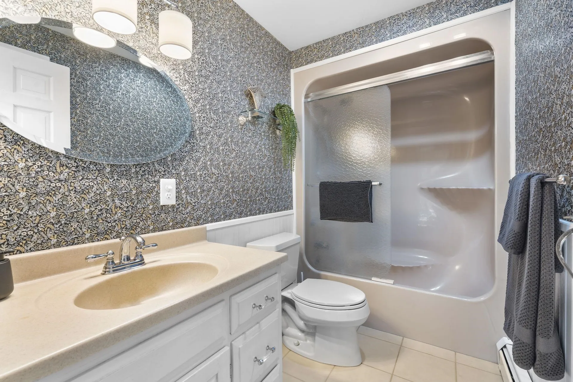 56 Whittier Street Newton NH 03858