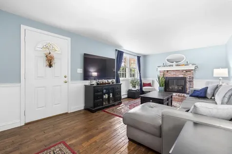 56 Whittier Street Newton NH 03858