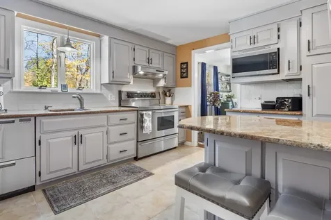 56 Whittier Street Newton NH 03858