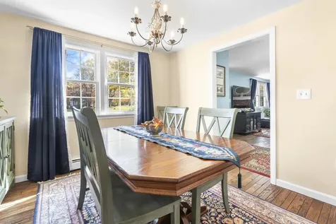 56 Whittier Street Newton NH 03858