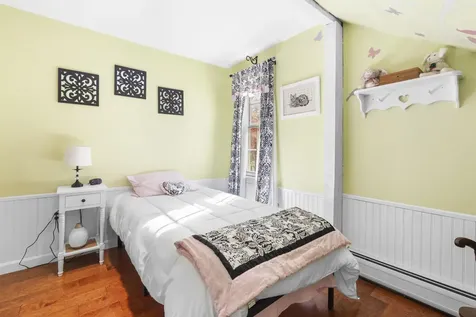 56 Whittier Street Newton NH 03858