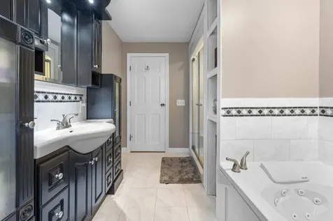 56 Whittier Street Newton NH 03858