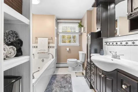 56 Whittier Street Newton NH 03858