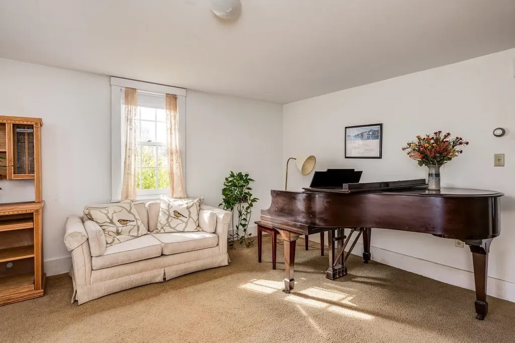 1310 & 1311 Upper City Road Pittsfield NH 03263