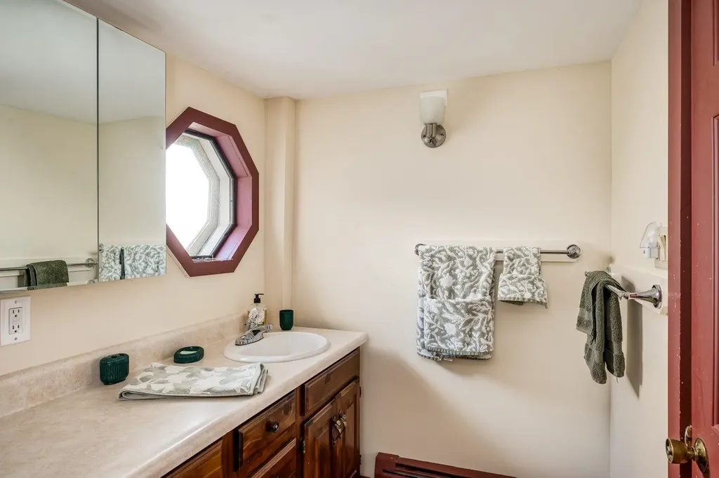 1310 & 1311 Upper City Road Pittsfield NH 03263