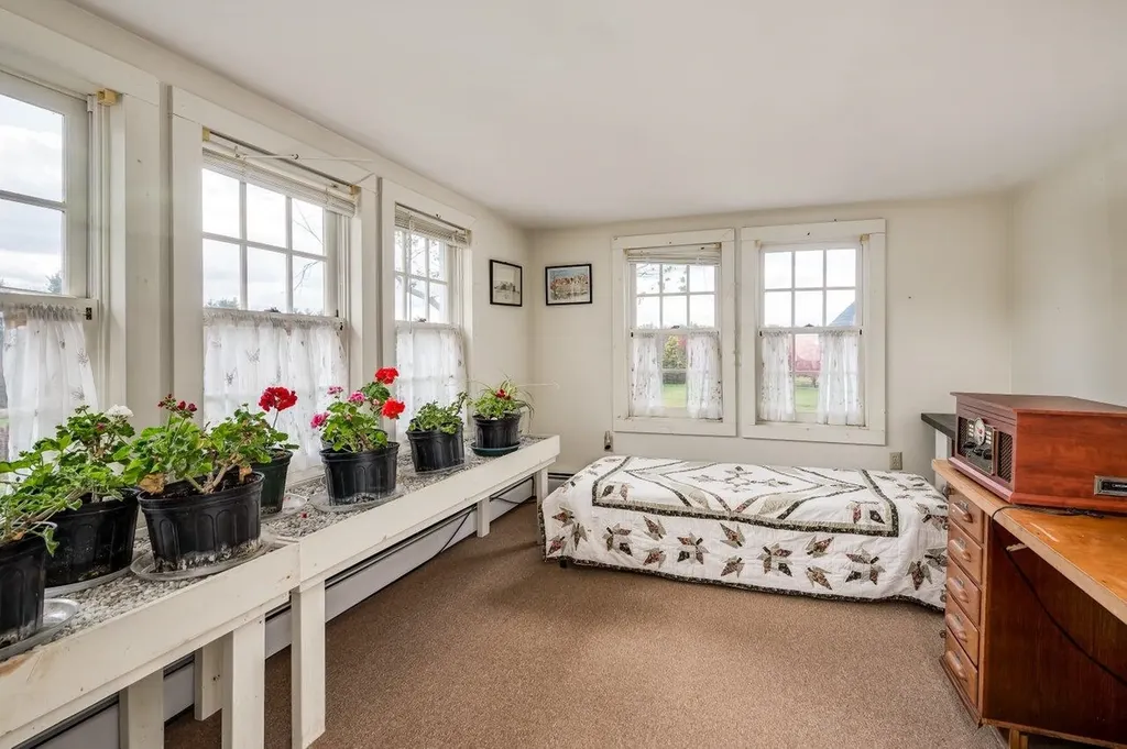 1310 & 1311 Upper City Road Pittsfield NH 03263