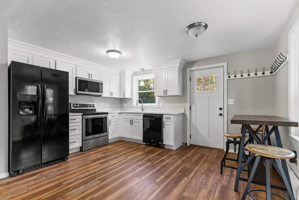 447 Nh Route 104 Meredith NH 03253