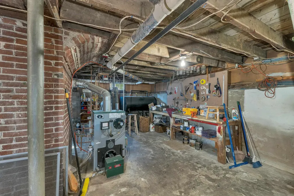 320 Thaxter Road Portsmouth NH 03801