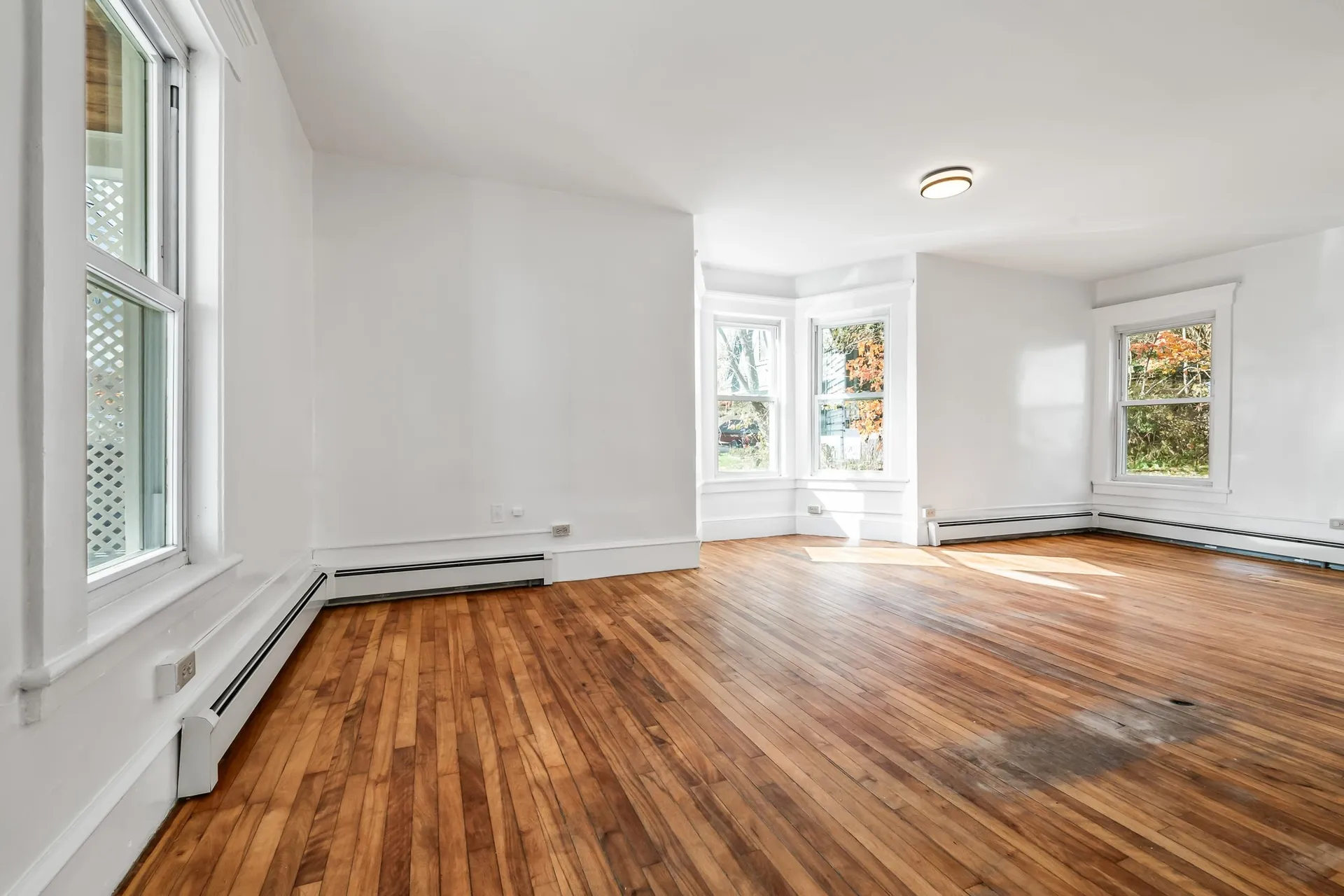 93 Pleasant Street Littleton NH 03561