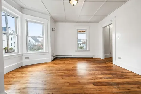 93 Pleasant Street Littleton NH 03561