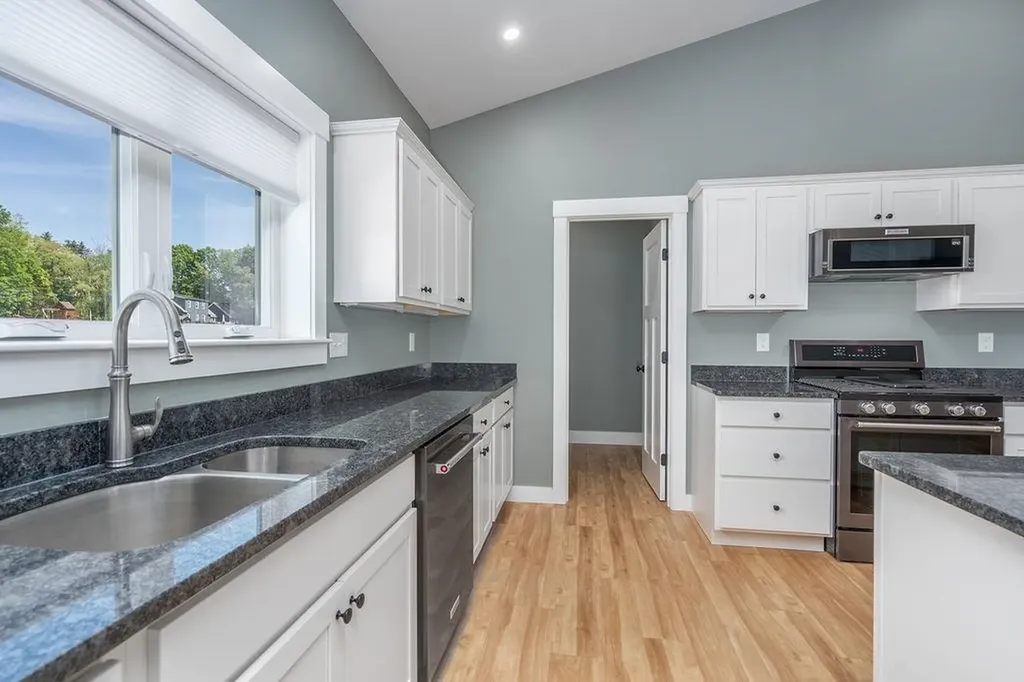 5 Midmark Lane Concord NH 03301