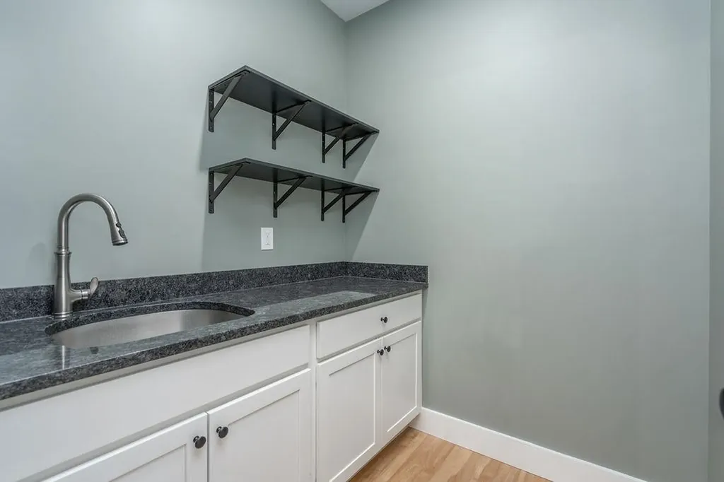 5 Midmark Lane Concord NH 03301