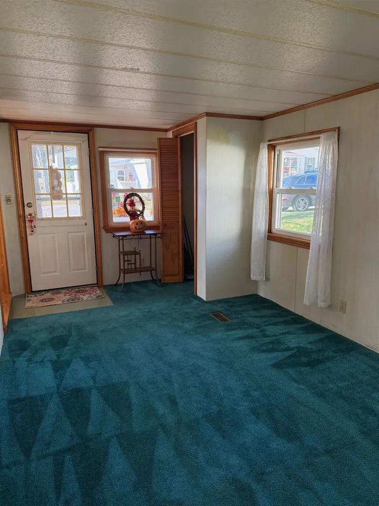 14 Meredith Drive Hampstead NH 03841