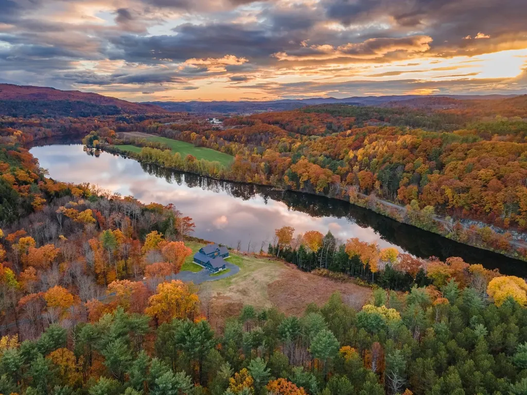 30 Farr Road Chesterfield NH 03466