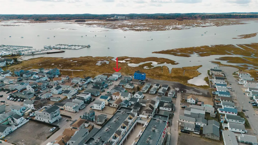 27 Perkins Avenue Hampton NH 03842