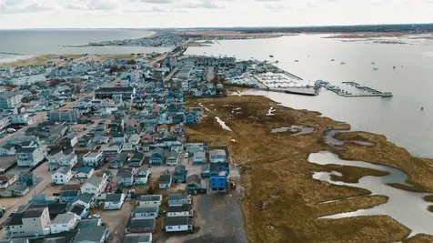 27 Perkins Avenue Hampton NH 03842