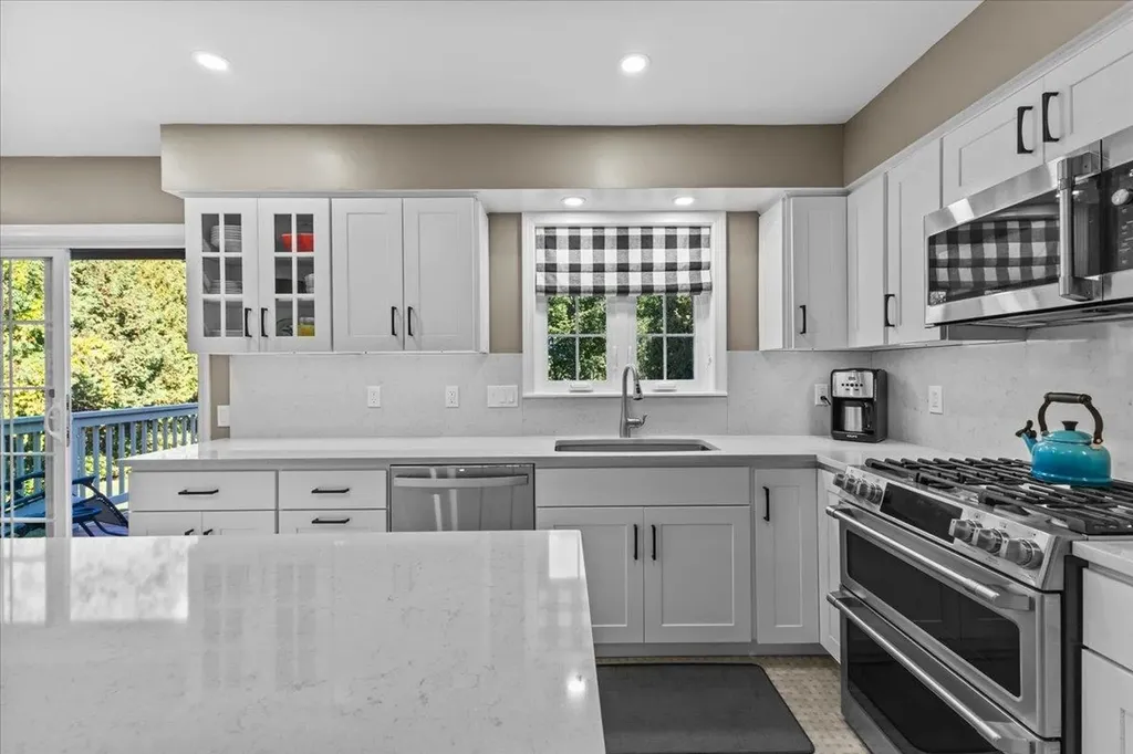 77 Maplewood Drive Shelburne VT 05482