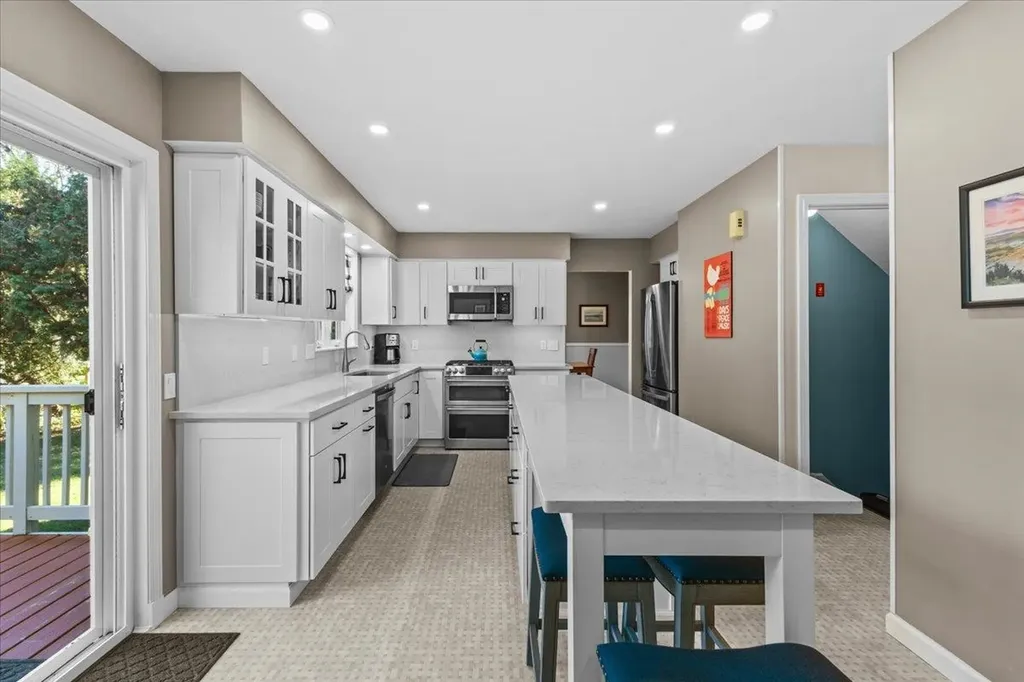 77 Maplewood Drive Shelburne VT 05482