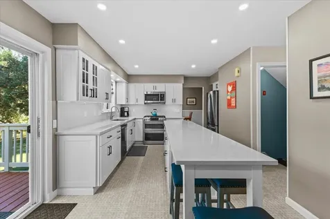 77 Maplewood Drive Shelburne VT 05482