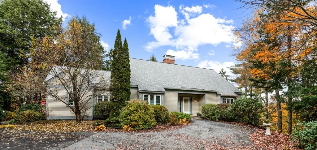 712 Sugarhouse Road New London NH 03257