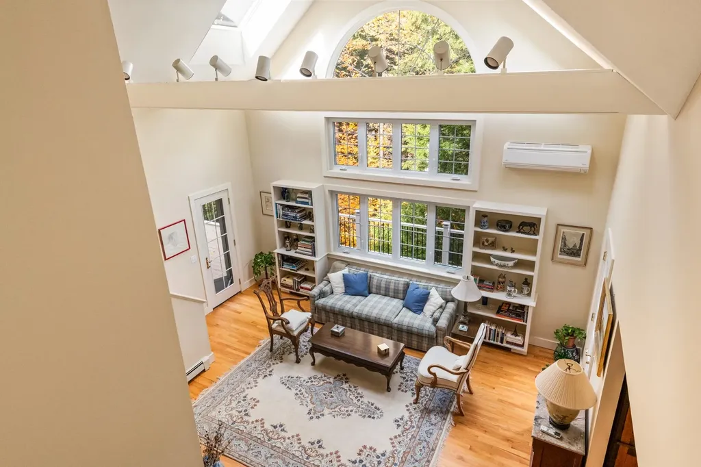 712 Sugarhouse Road New London NH 03257