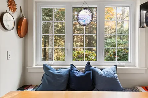 712 Sugarhouse Road New London NH 03257