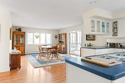 712 Sugarhouse Road New London NH 03257