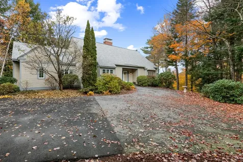 712 Sugarhouse Road New London NH 03257