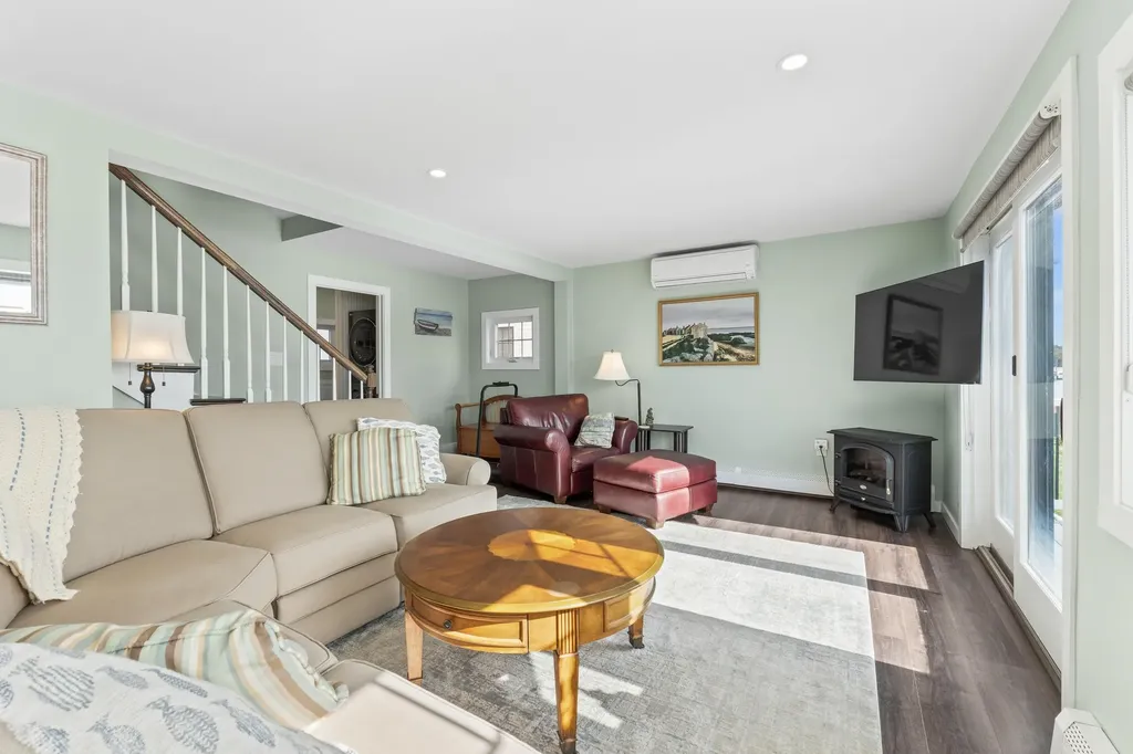 30 Cedar Point Road Durham NH 03824