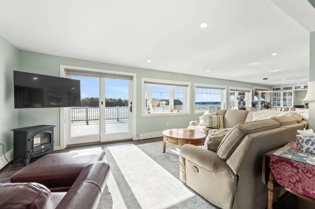 30 Cedar Point Road Durham NH 03824