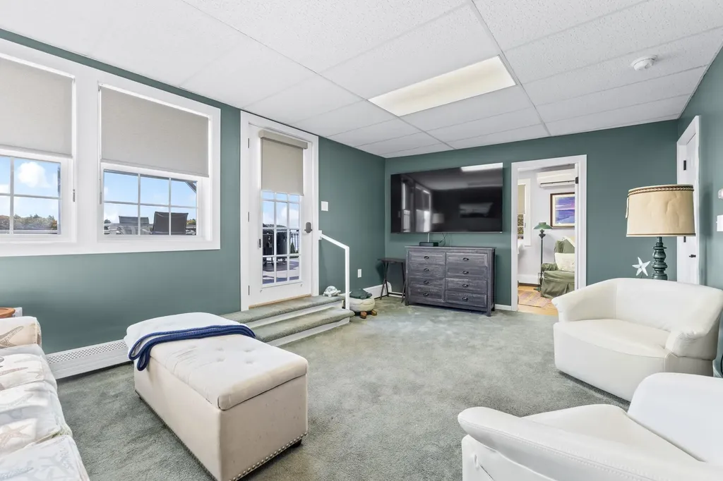 30 Cedar Point Road Durham NH 03824