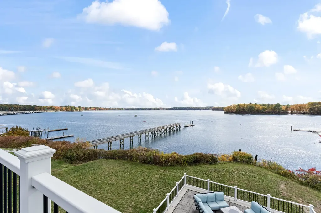 30 Cedar Point Road Durham NH 03824