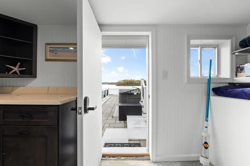 30 Cedar Point Road Durham NH 03824