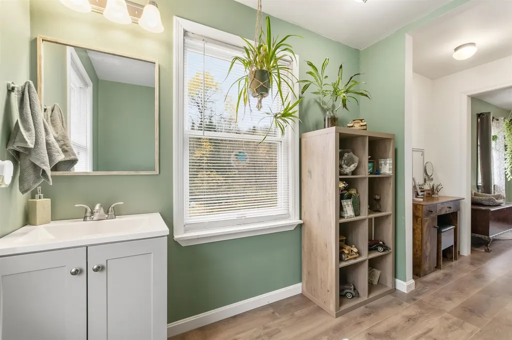 2016 Hinman Settler Road Newport City VT 05855