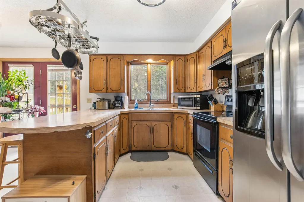 2016 Hinman Settler Road Newport City VT 05855