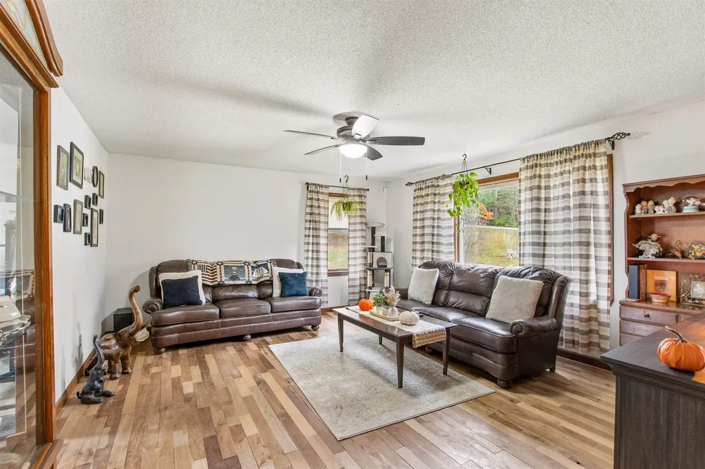 2016 Hinman Settler Road Newport City VT 05855